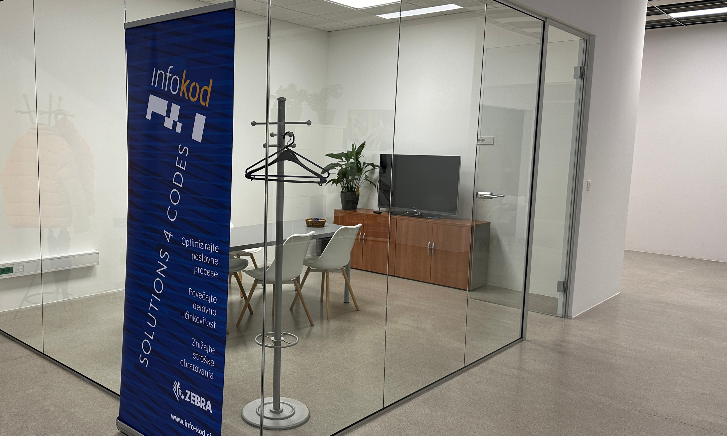 Info-kod Slovenija novi prostori Info-kod Slovenija novi prostori